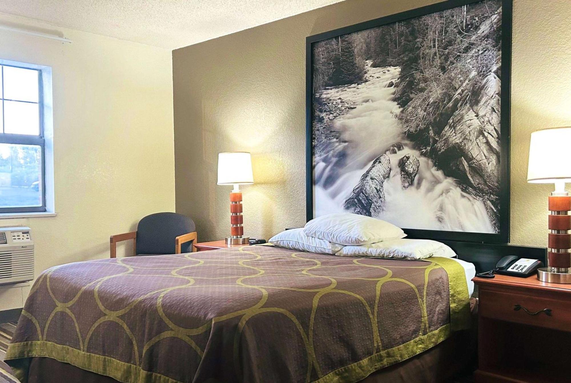 Super 8 By Wyndham Colorado Springs/Afa Area Otel Dış mekan fotoğraf