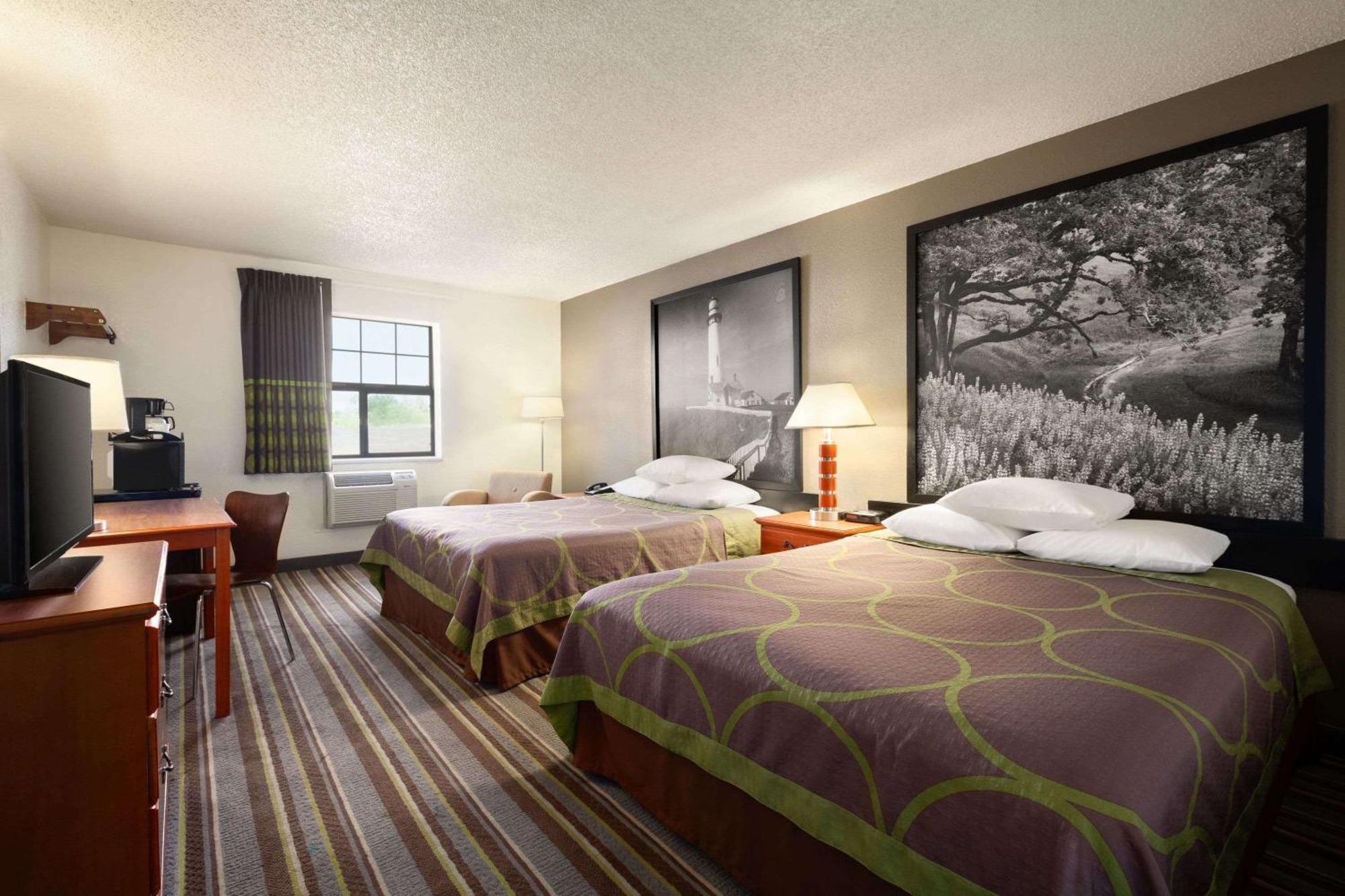 Super 8 By Wyndham Colorado Springs/Afa Area Otel Dış mekan fotoğraf