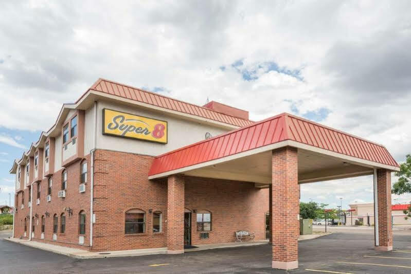Super 8 By Wyndham Colorado Springs/Afa Area Otel Dış mekan fotoğraf